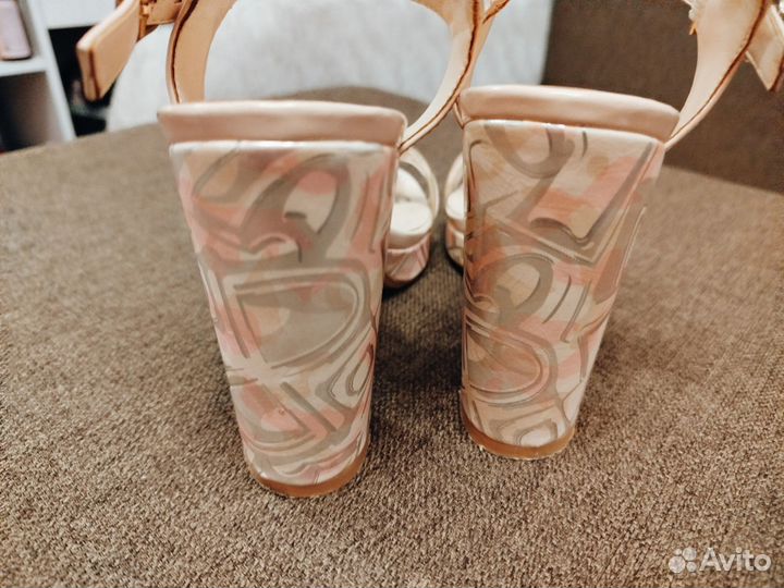 Босоножки женские 38 размер