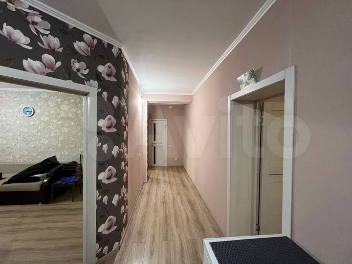 3-к. квартира, 104 м², 1/9 эт.