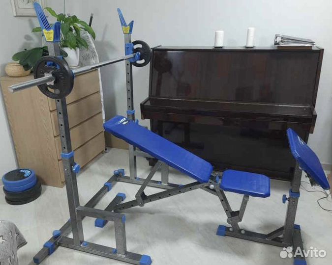 Скамья со стойкой для жима