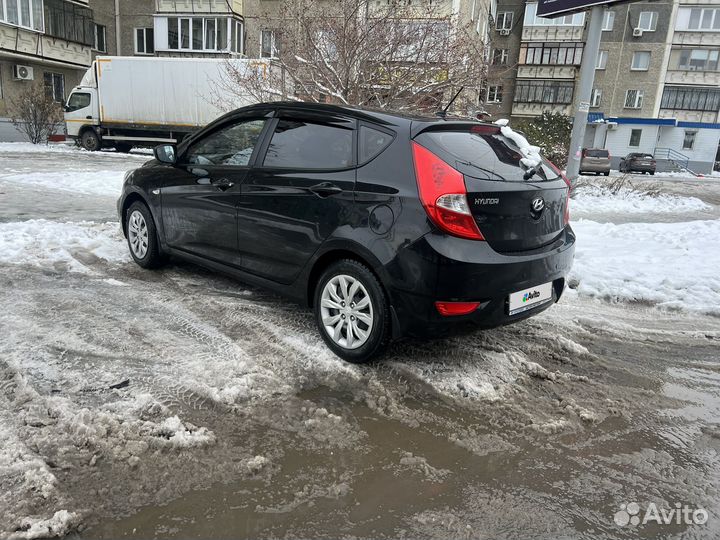 Hyundai Solaris 1.4 AT, 2012, 148 000 км