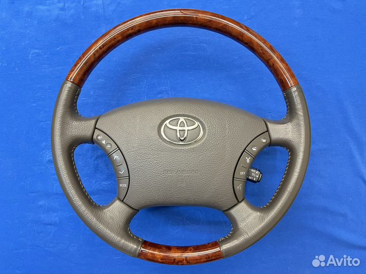 Руль с косточкой под дерево Toyota Lexus