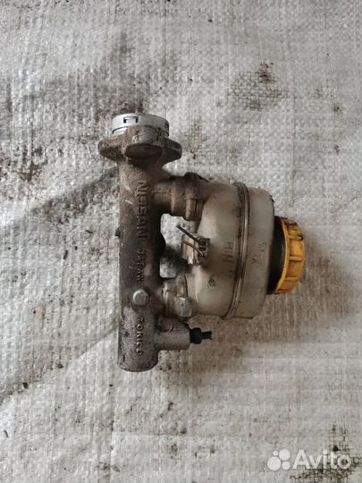 Главный тормозной цилиндр Nissan March K11 CG10