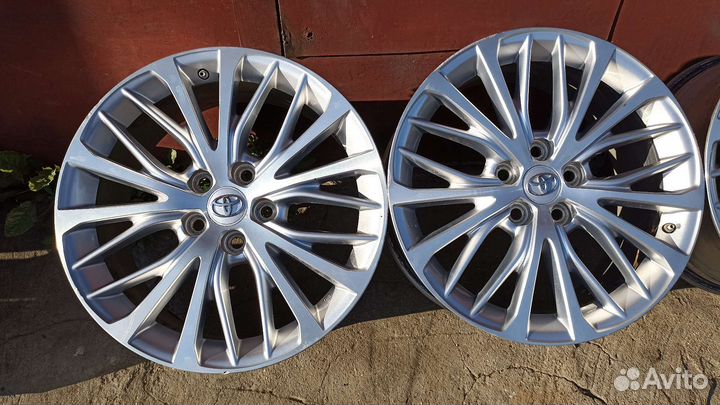 Оригинальные диски на toyota camry r18, Lexus