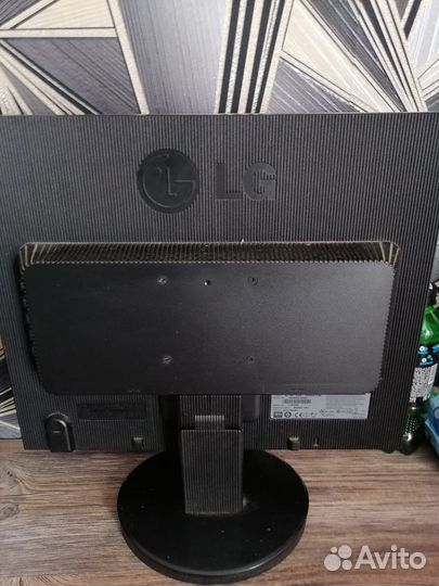 Монитор 17 дюймов