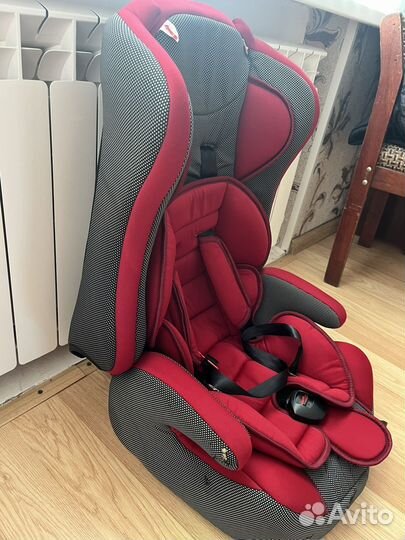 Автомобильное детское кресло