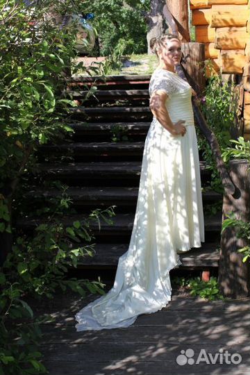 Свадебное платье со шлейфом