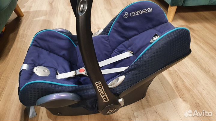 Детское автокресло 0+ Maxi-Cosi CabrioFix + База