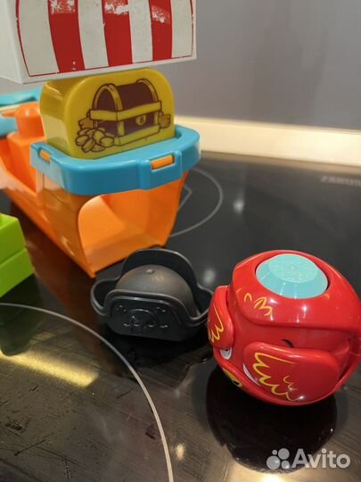 Пакетом развивающие игрушки