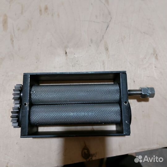 Металлическая мельница для солода без бункера