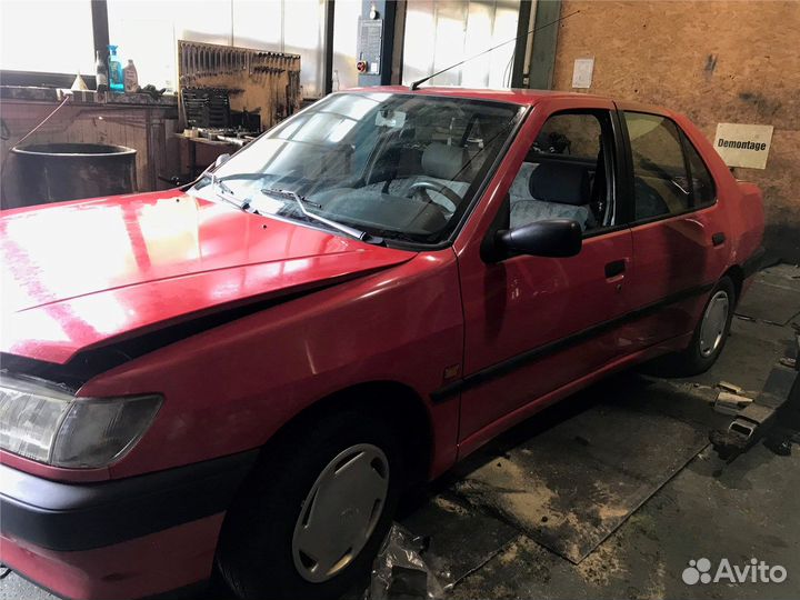 Разбор на запчасти Peugeot 306