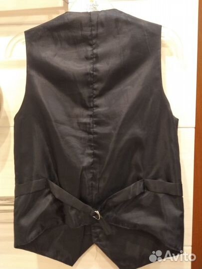 Жилет школьный для мальчика новый от костюма