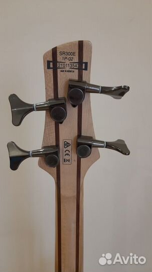 Бас-гитара Ibanez SR300e