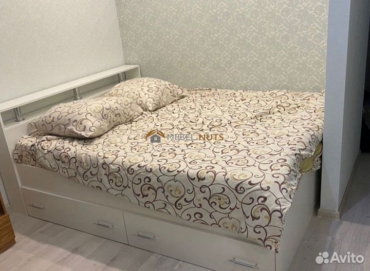 Кровать двуспальная с ящиками