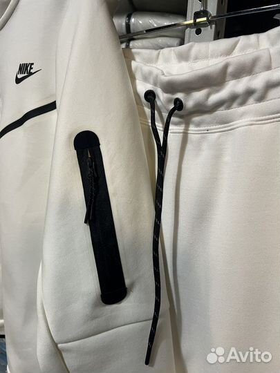 Nike Tech Fleece костюм белый