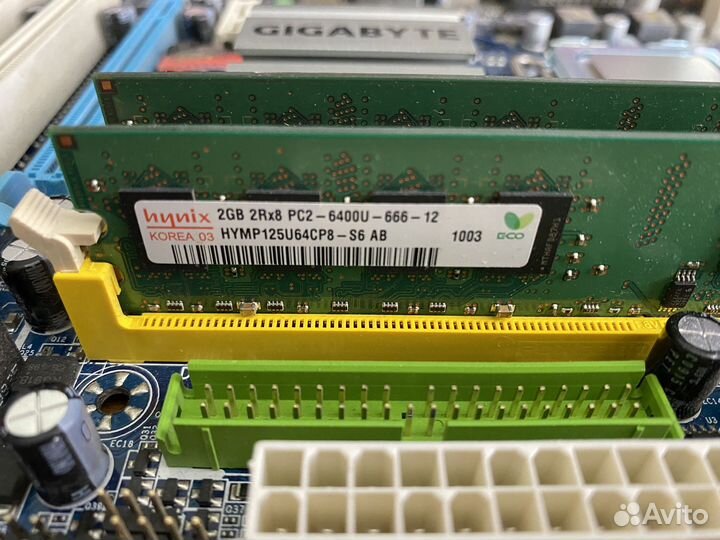 Материнская плата с процессором и памятью