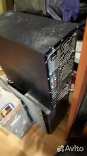 2 монитора и разобранный системник + принтер