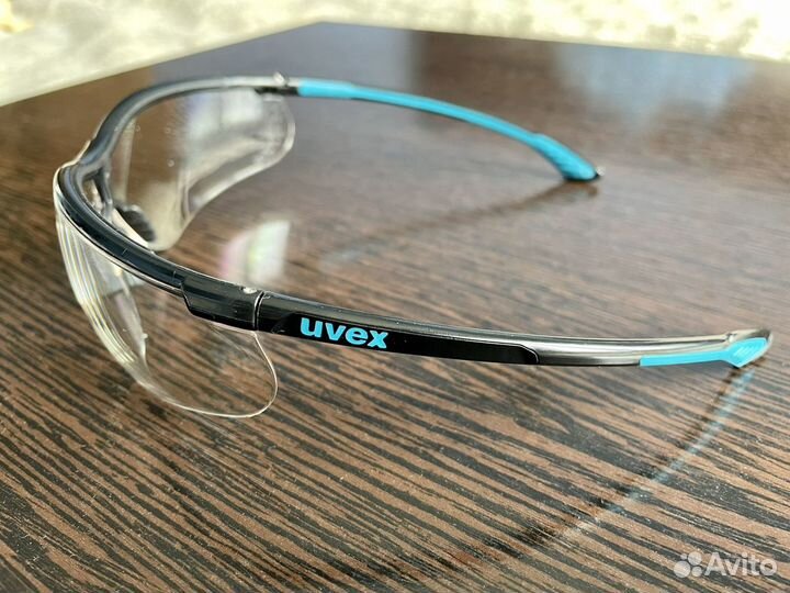 Очки спортивные Uvex