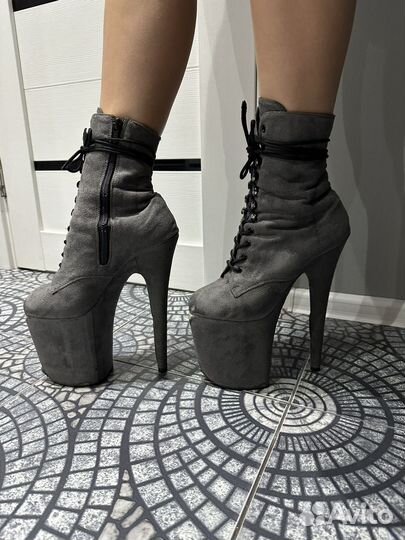 Стрипы Pleaser