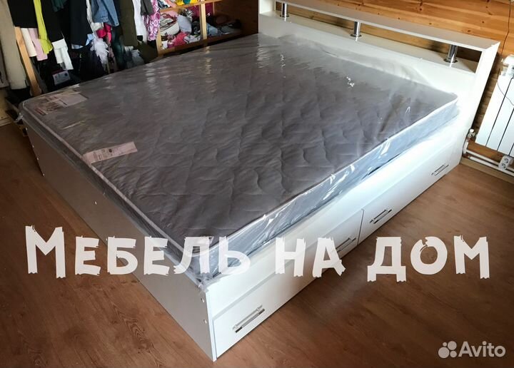 Кровать с матрасом