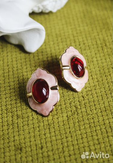 Серьги с гранатовыми вставками винтаж ный стиль