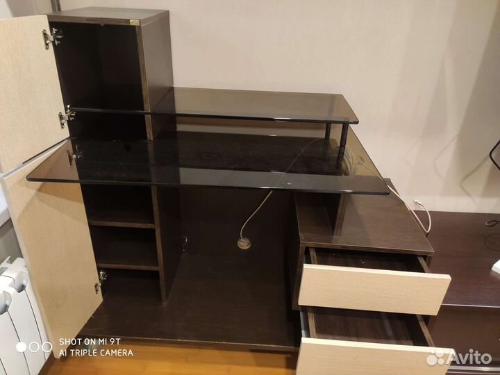 Компьютерный стол стеклянный