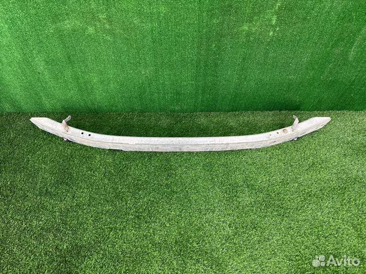 Усилитель бампера передний Bmw 5 F10 N52B25 2011