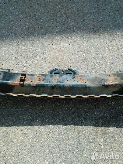 Усилитель бампера Фольксваген Мультиван Т4