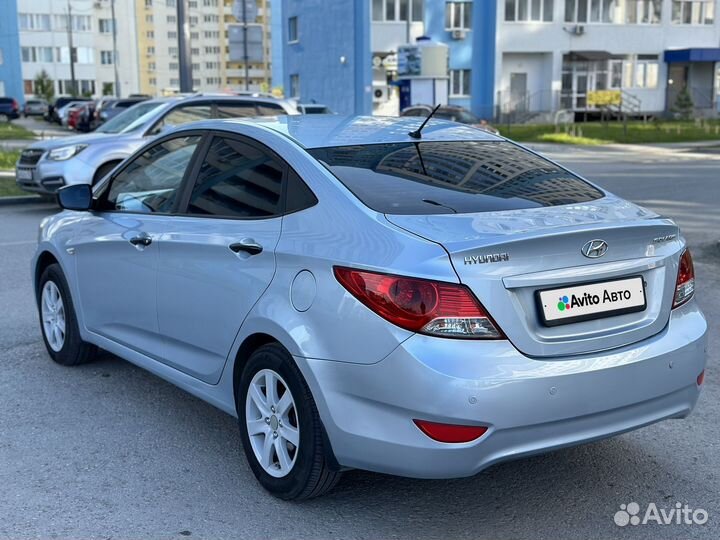 Hyundai Solaris 1.4 AT, 2011, 140 000 км