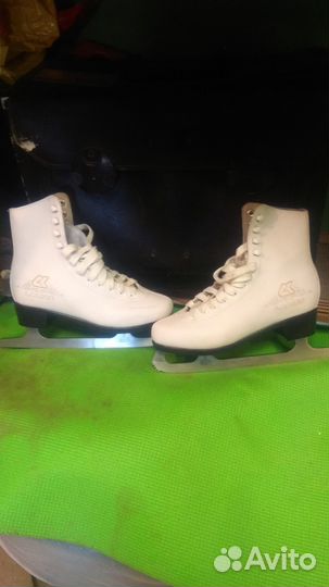Коньки фигурные 