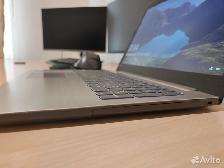 Lenovo IdeaPad 330-15IKB FHD IPS