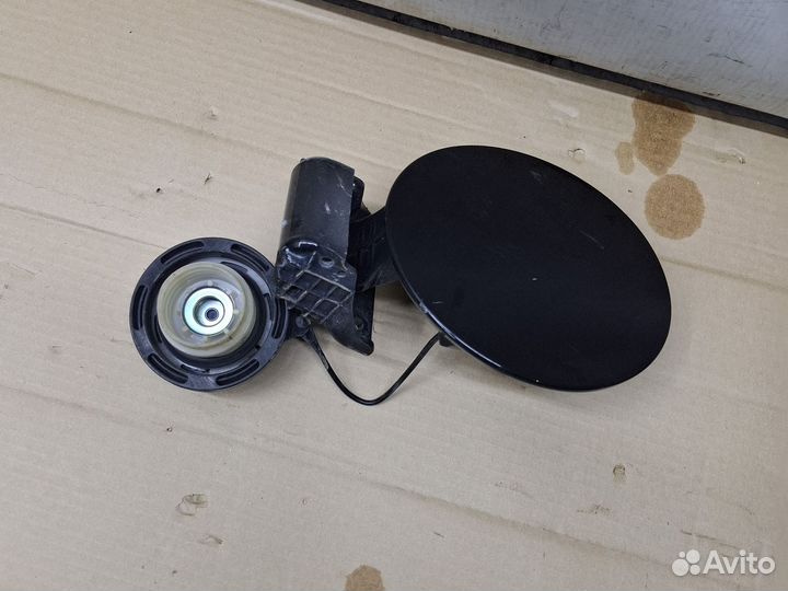 Лючок бензобака Kia Rio 2 JB