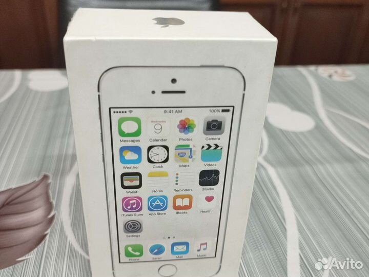 Телефон iPhone 5 s