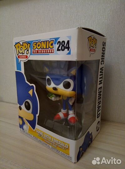 Funko POP Sonic with Emerald 284