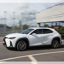 Новый Lexus UX 2.0 CVT, 2022, цена от 5 390 000 руб.