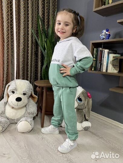 Спортивный костюм для девочки
