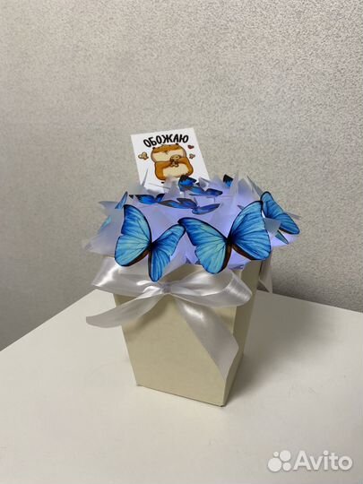 Букет из бабочек в коробке в наличии