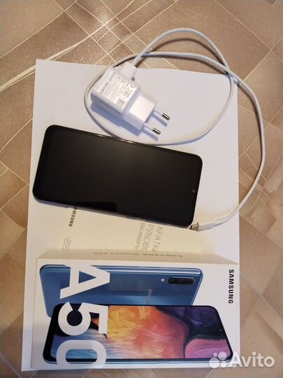 Samsung Galaxy A50, 4/64 ГБ