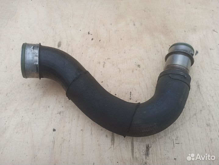 Патрубок интеркулера Volkswagen Touareg 1 7L