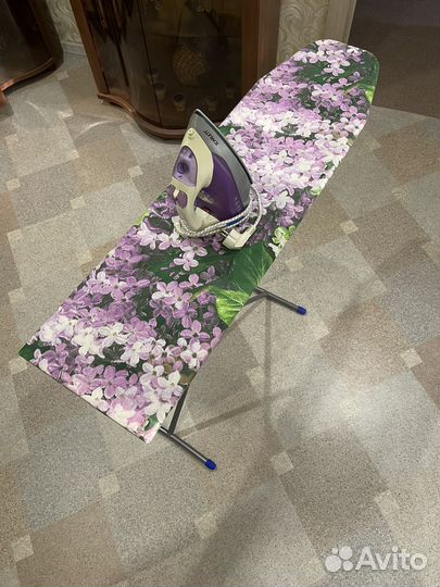 Гладильная доска и утюг