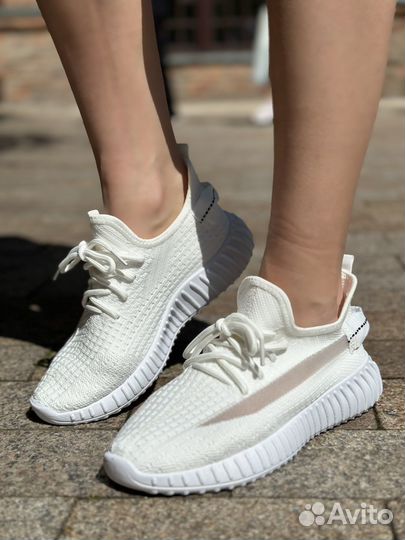 Кроссовки Adidas Yeezy изики