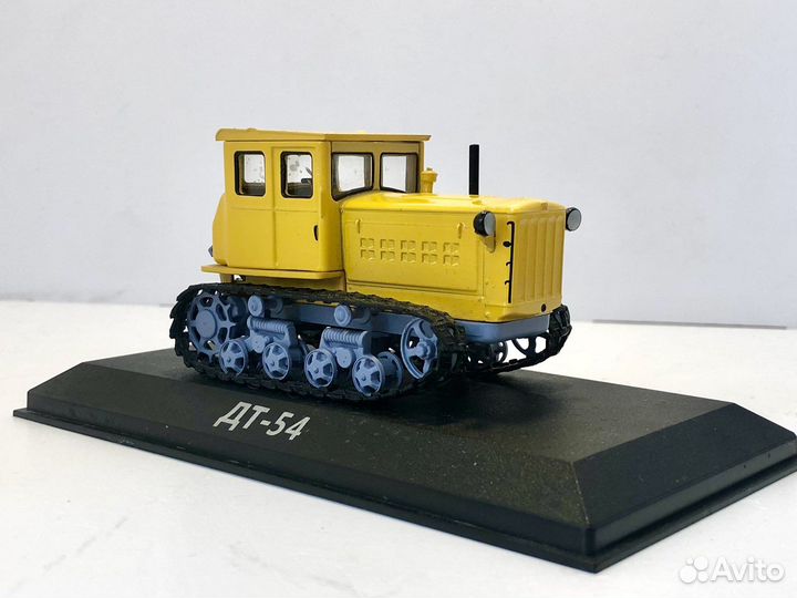 Модель трактор бульдозер дт-54 1:43
