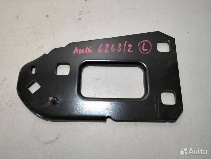 Audi A4 / A5 - Пластина крепежная новая