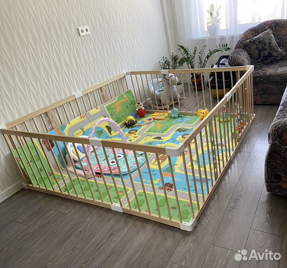 Манеж большой деревянный