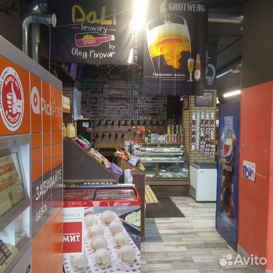 Торговый комплекс, магазин пива и магазин ремит
