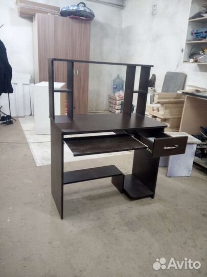 Компьютерный стол новый
