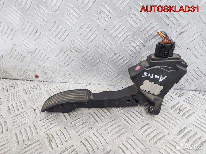 Педаль газа Toyota Auris 7811002020 Бензин