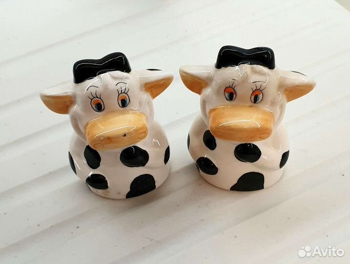 Солонка и перечница коровки