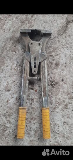 Кусачки для обрезки копыт лошадей