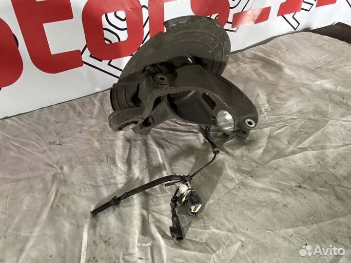 Цапфа задняя правая Land Rover Range Rover Evoque