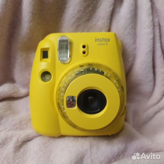 Fujifilm instax mini 9 жёлтого цвета